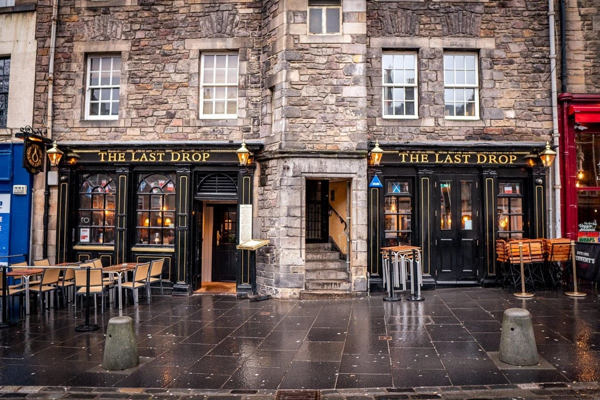 The History of Edinburgh’s Most Famous Pubs